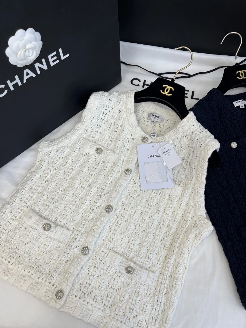 Seasonal Chanel Vest 110129