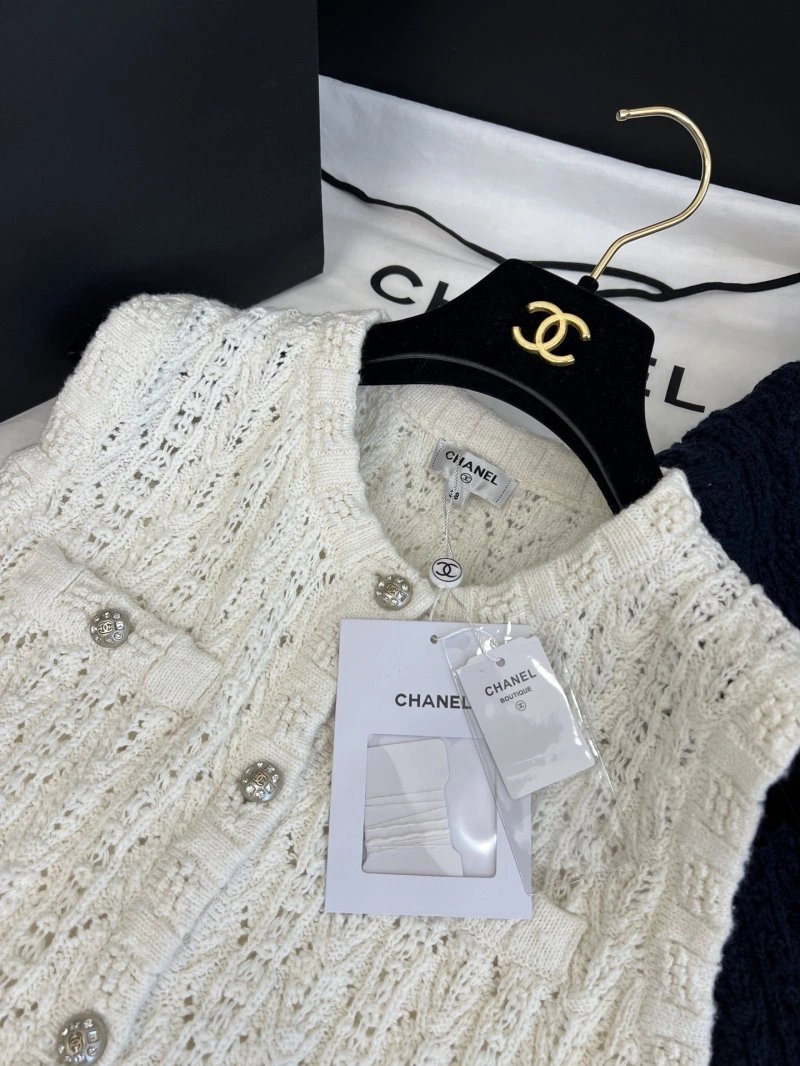 Seasonal Chanel Vest 110129