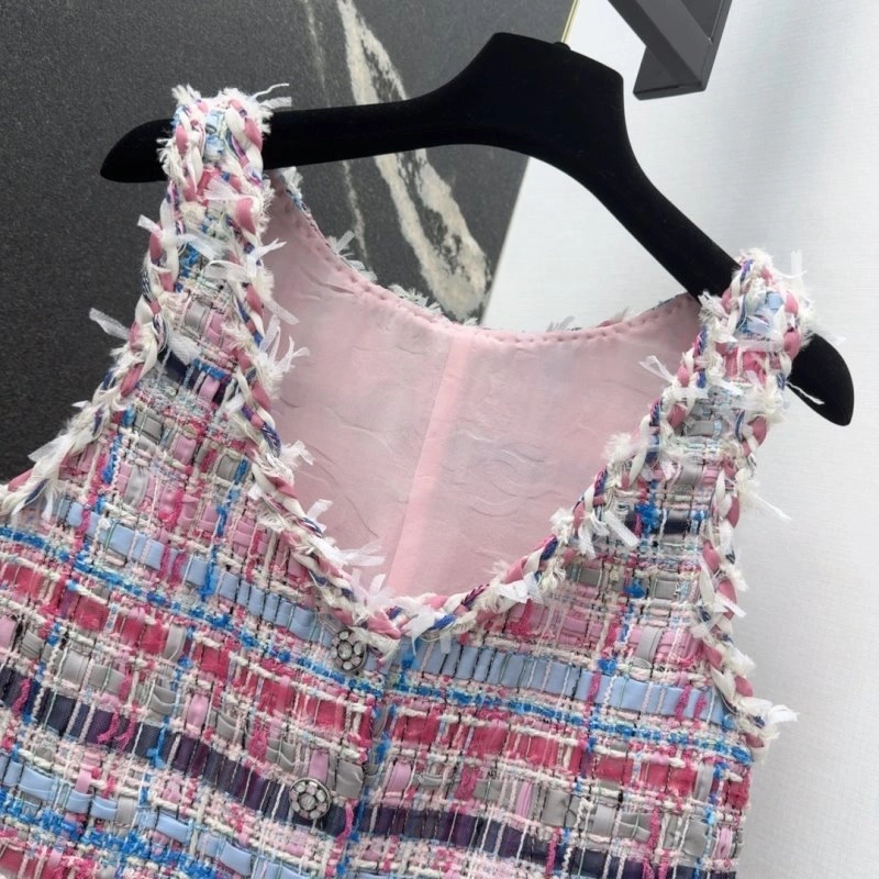 Lightweight Chanel Vest 110134