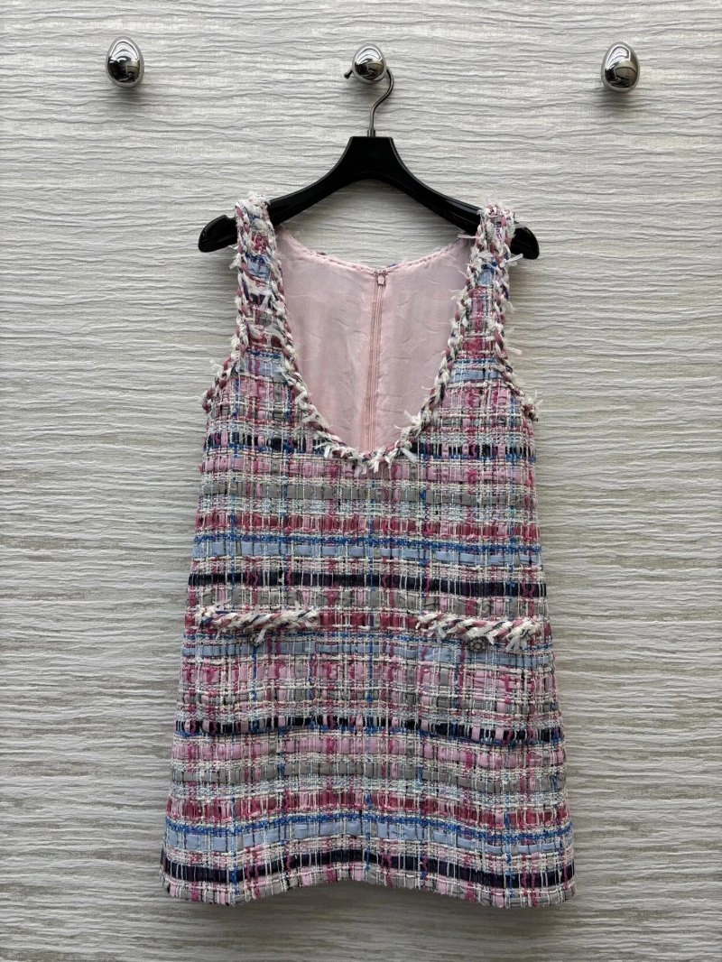 Trendsetting Chanel Vest 110091