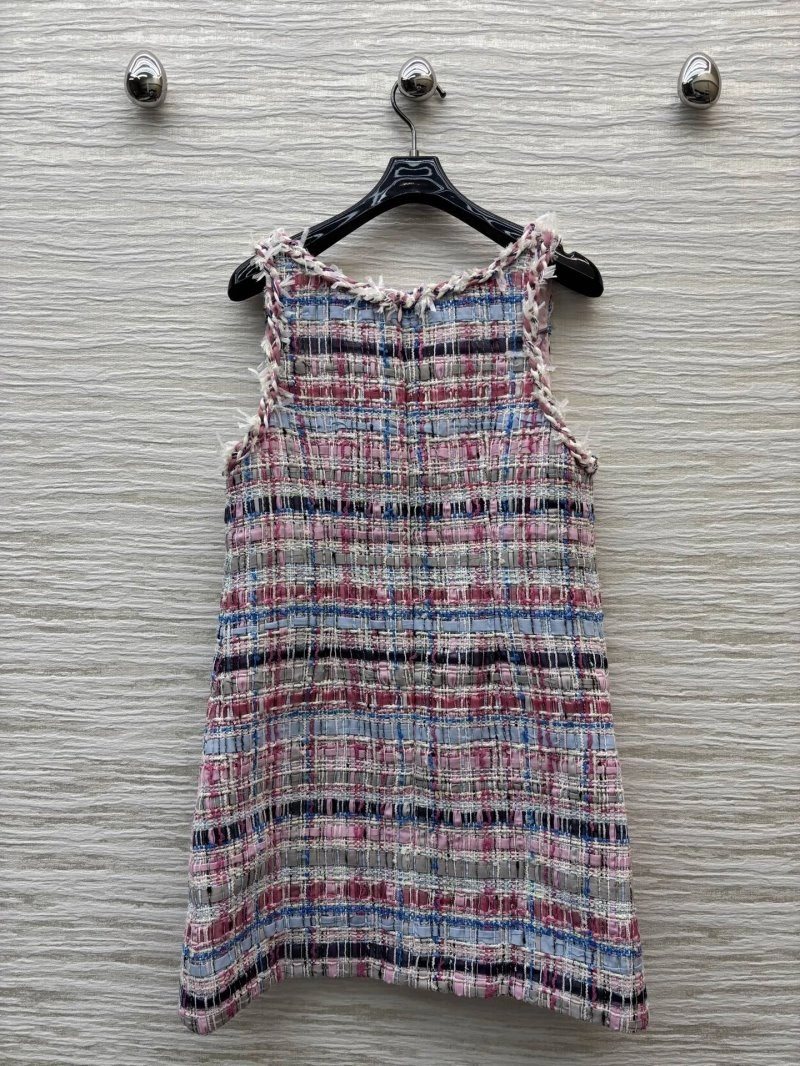Trendsetting Chanel Vest 110091