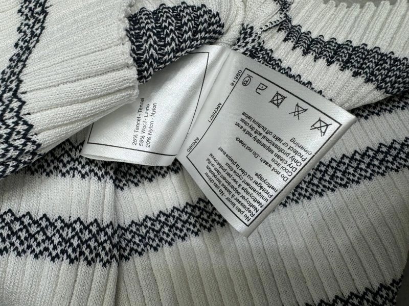 Packable Chanel Vest 110096