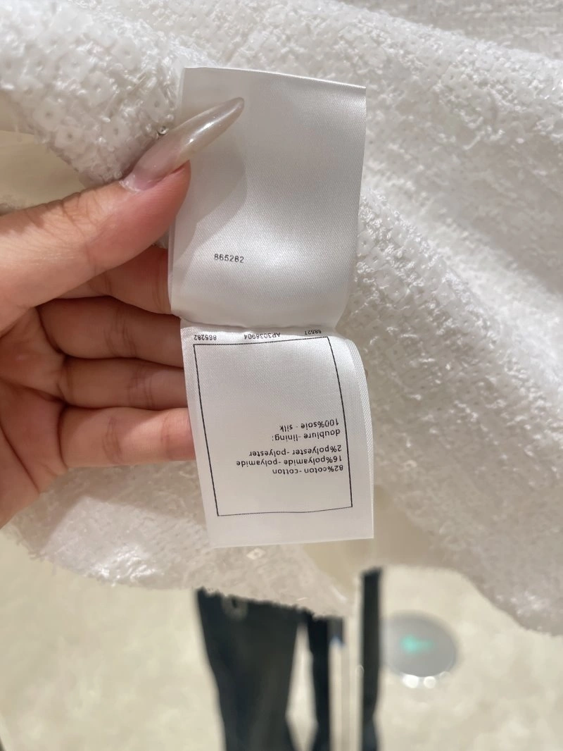 Compact Chanel Vest 110071
