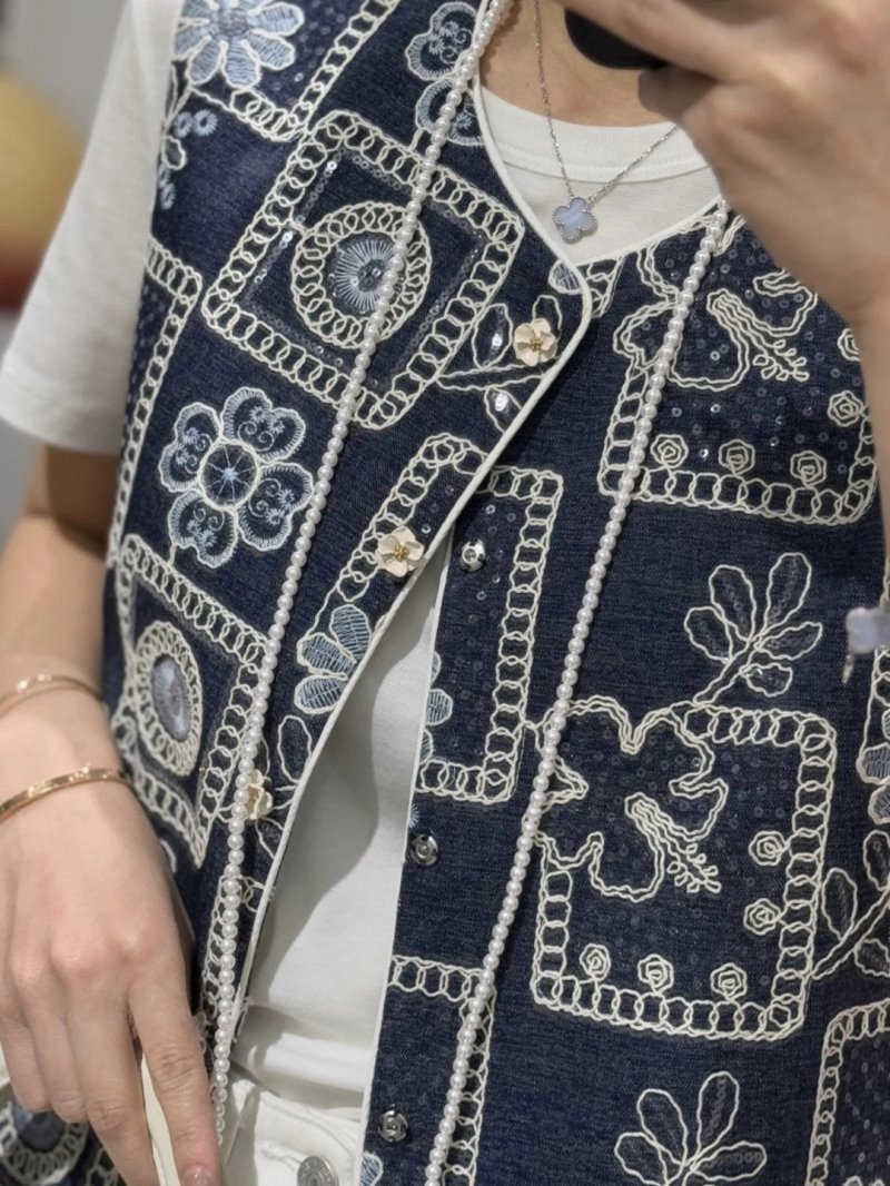 NewStyle Chanel Vest 110059