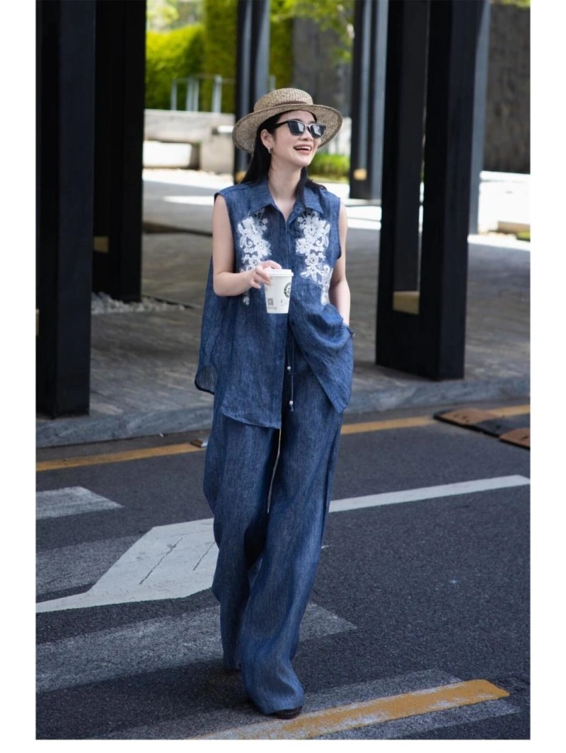 Packable Chanel Vest 110032