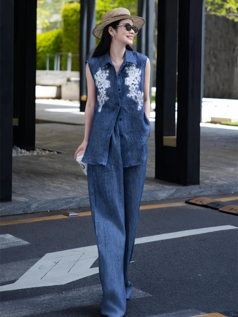 Packable Chanel Vest 110032
