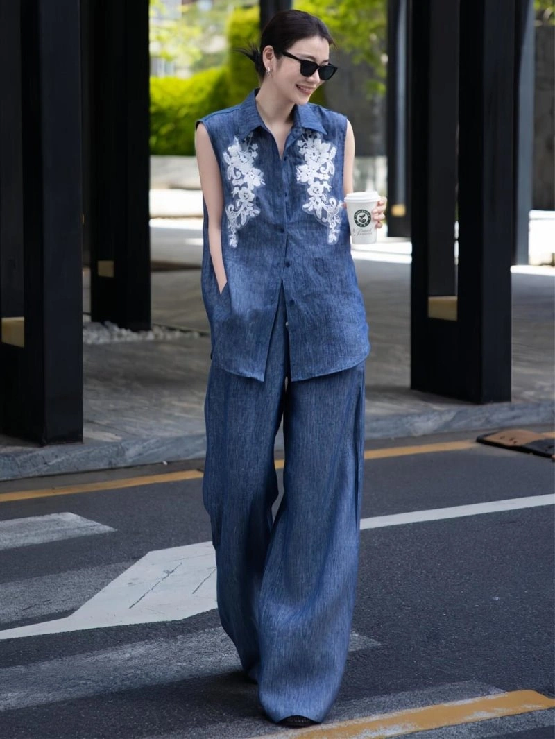 Packable Chanel Vest 110032