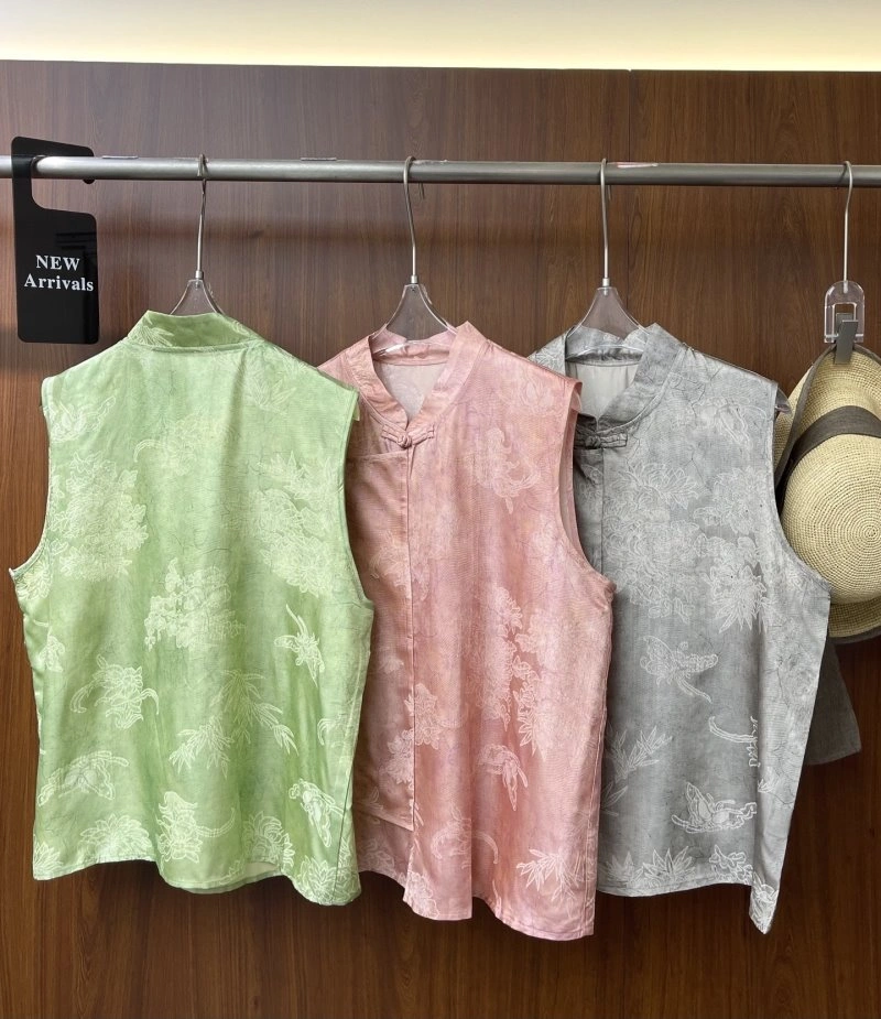 Original Chanel Vest 110057