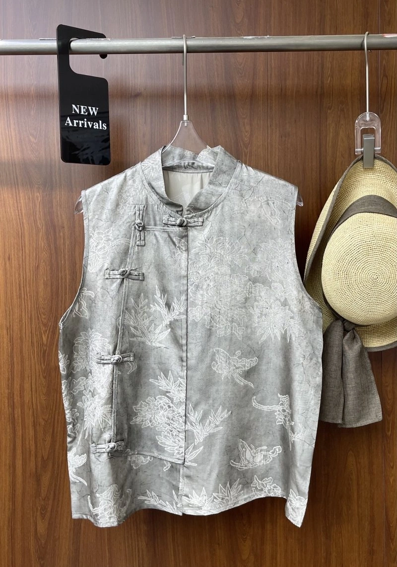 Original Chanel Vest 110057