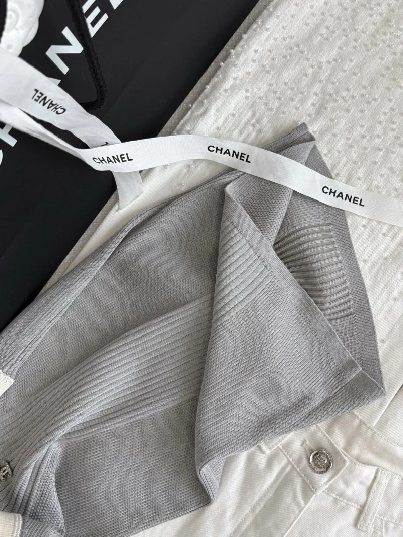 Lightweight Chanel Vest 109991