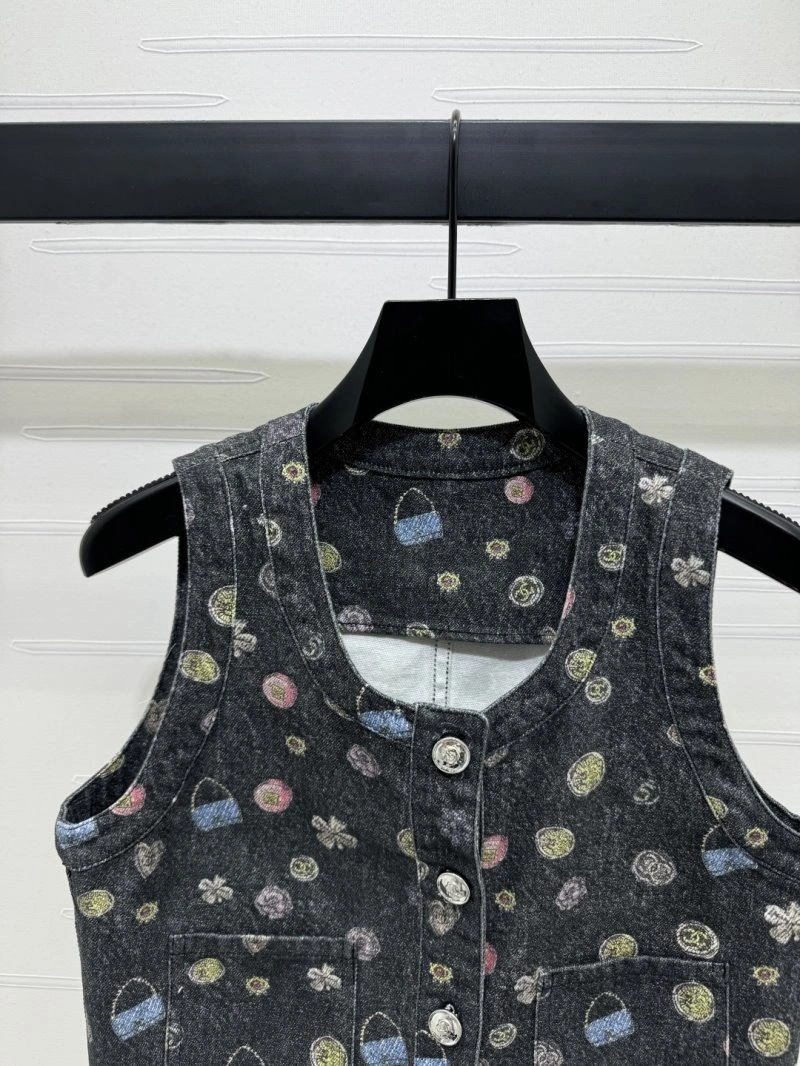 Practical Chanel Vest 110016
