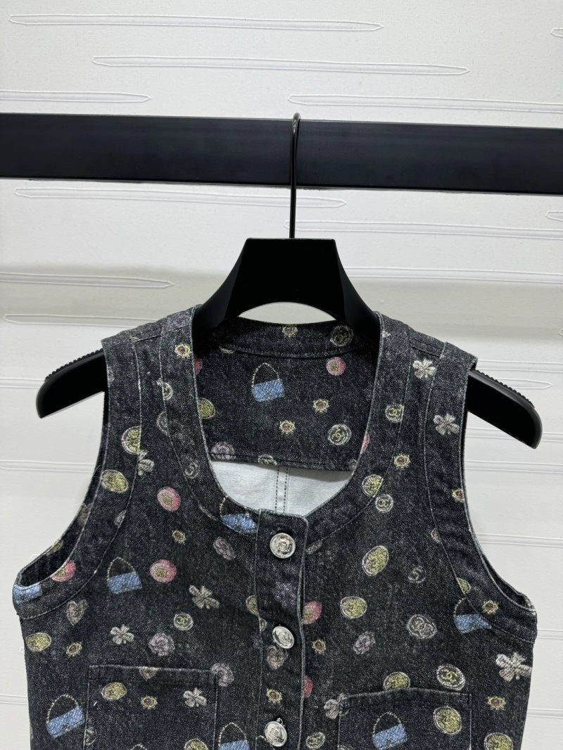 Practical Chanel Vest 110016