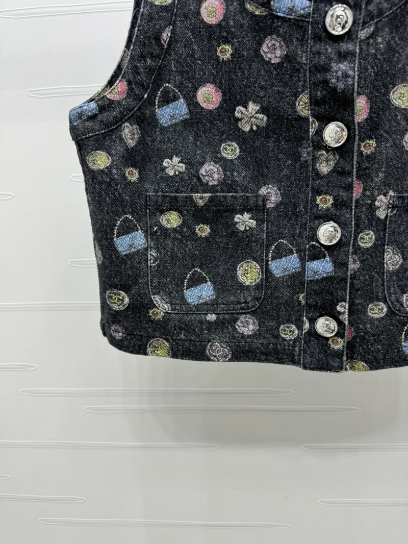Practical Chanel Vest 110016
