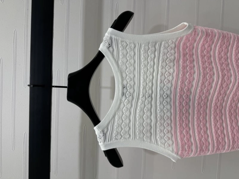 Vibrant Chanel Vest 110000