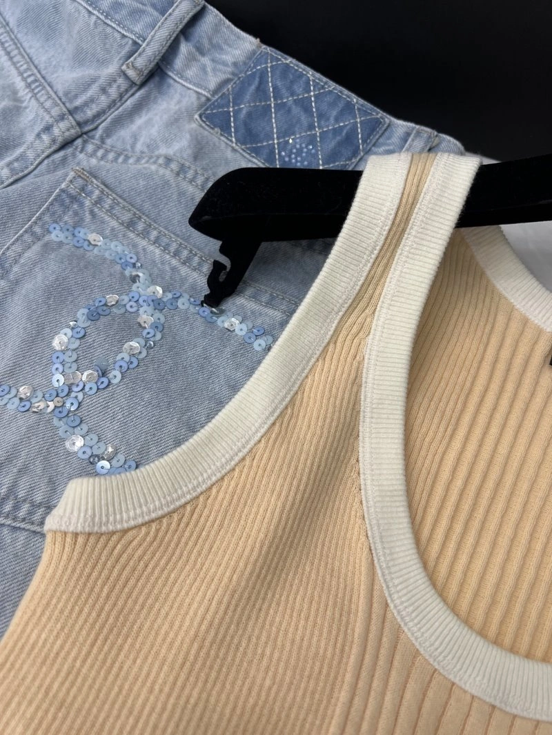 Chanel Vest Minimalist 109987