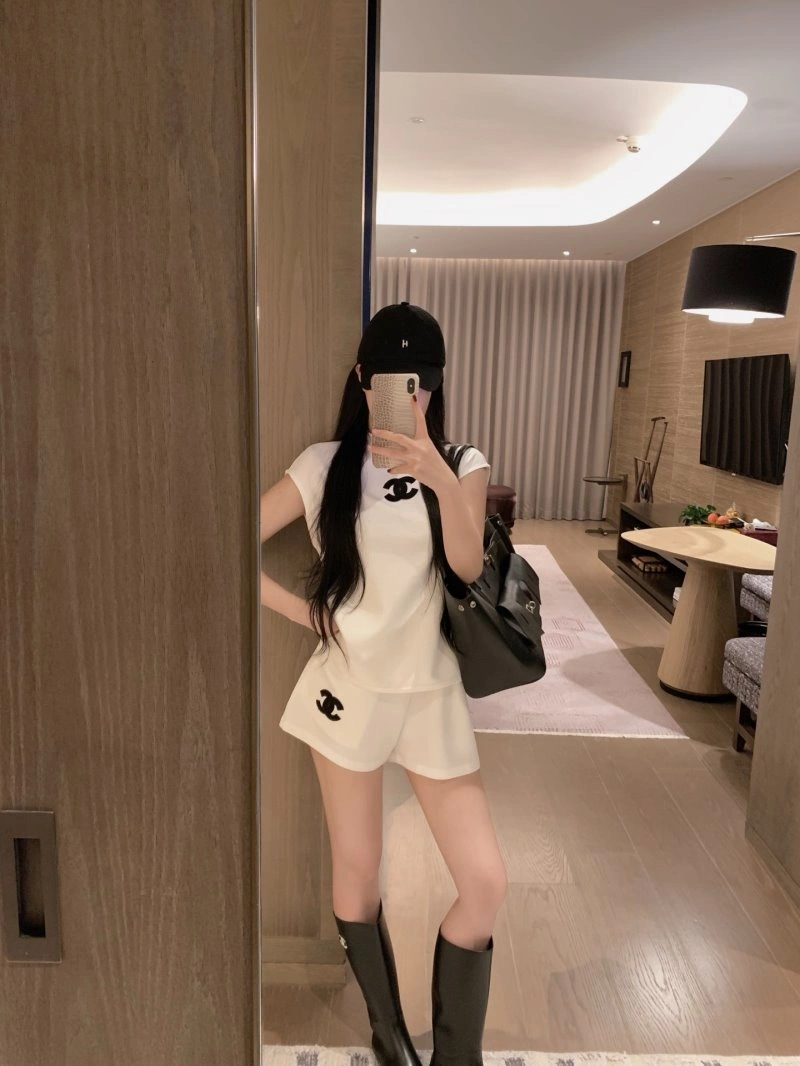 Chanel Vest UrbanChic 110009