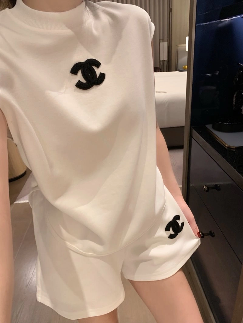 Chanel Vest UrbanChic 110009