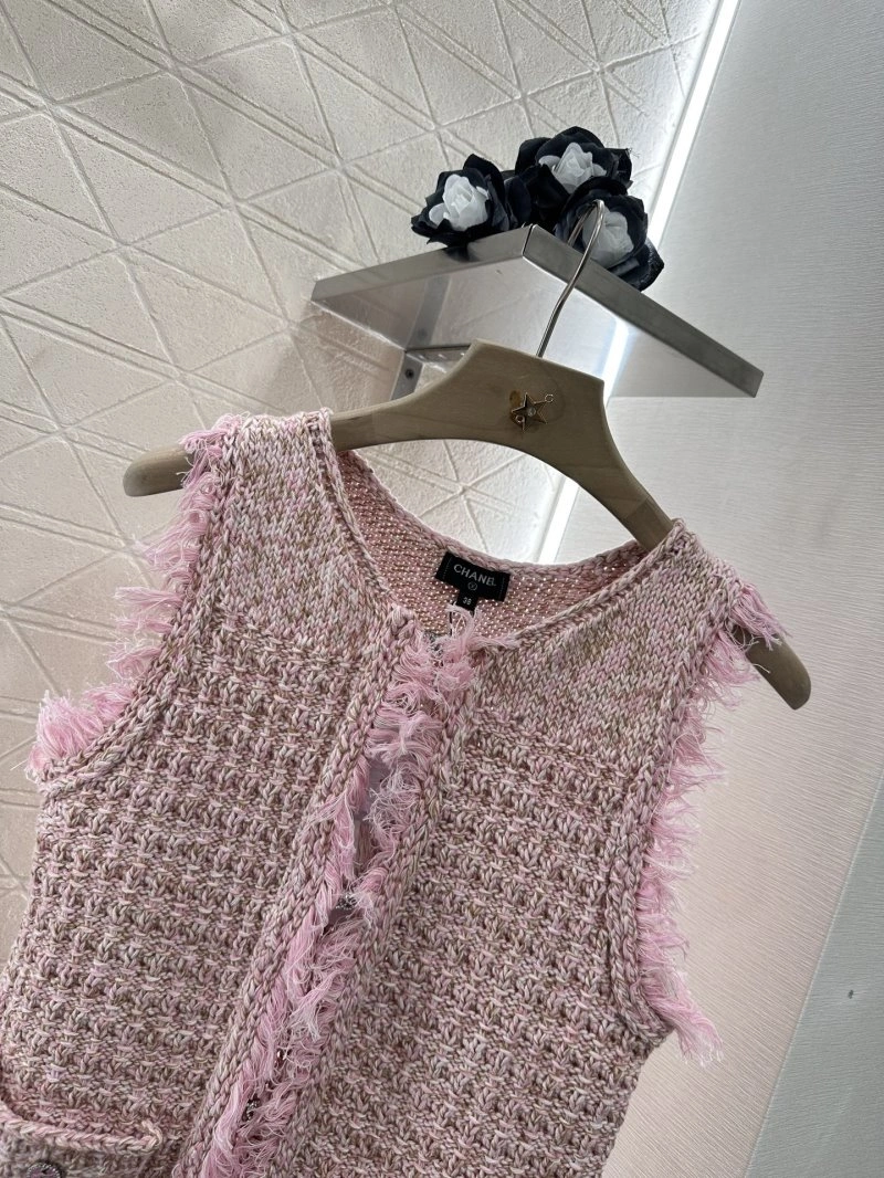 Effortless Chanel Vest 109982