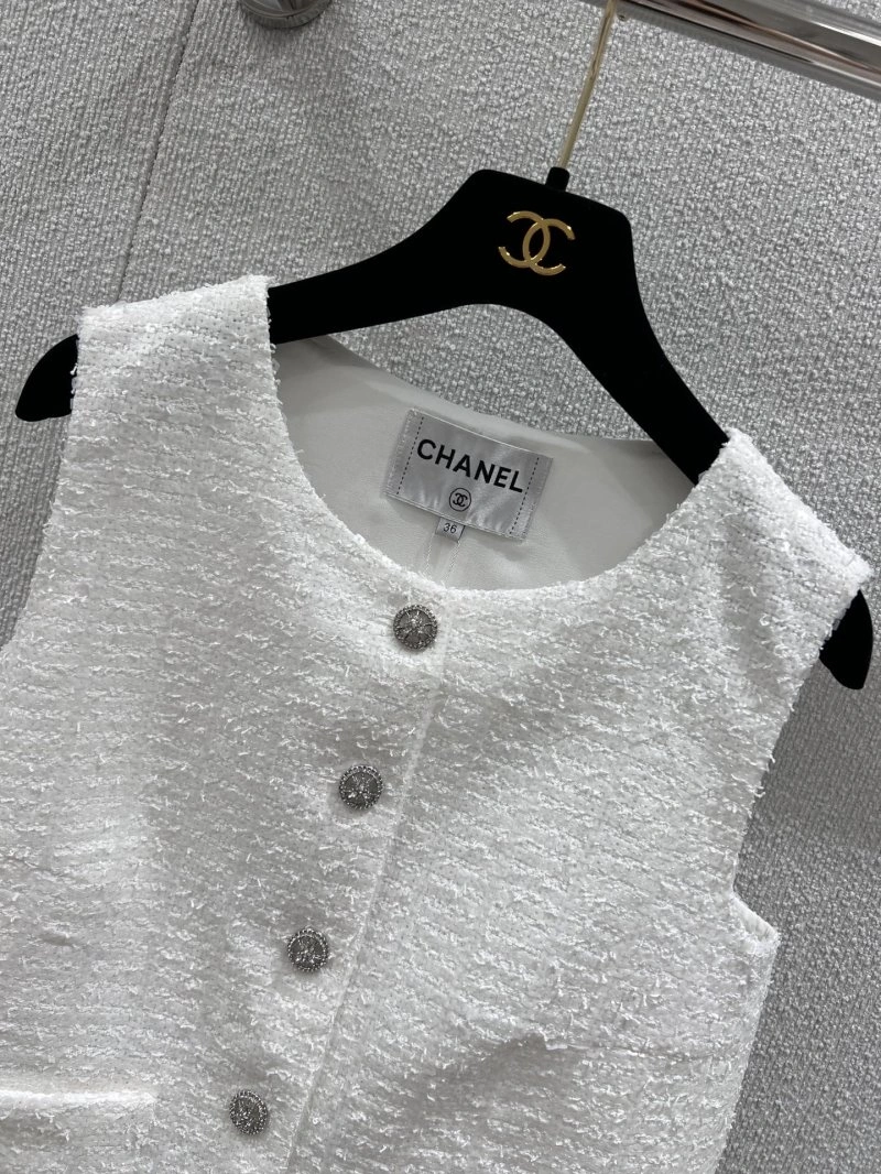 Effortless Chanel Vest 109964