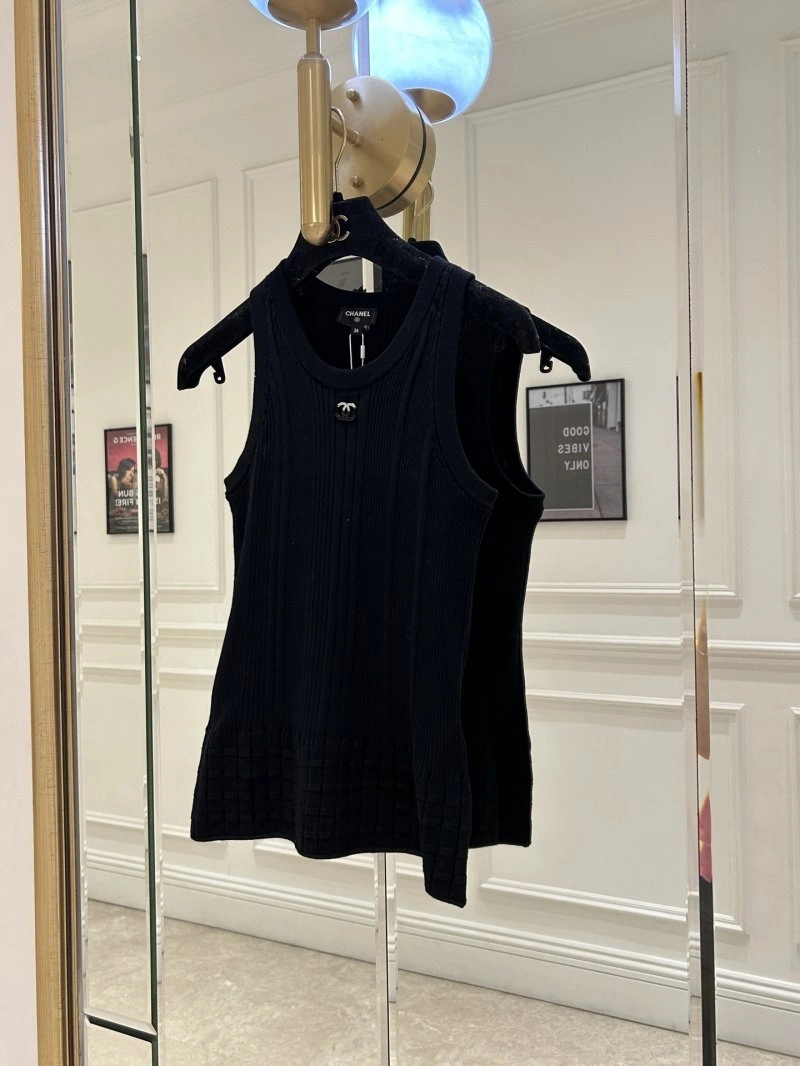 Chanel Vest WellDesigned 109949