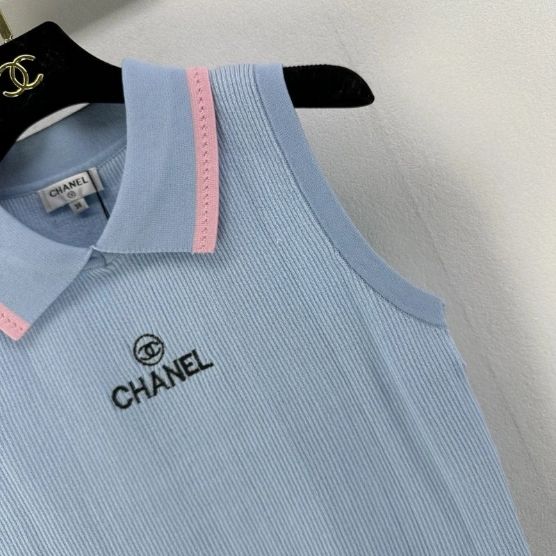 Compact Chanel Vest 107712