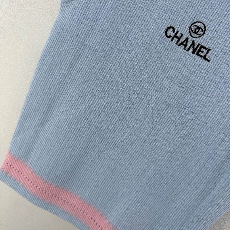 Compact Chanel Vest 107712