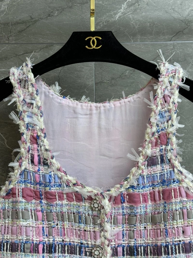 Sleek Chanel Vest 107669