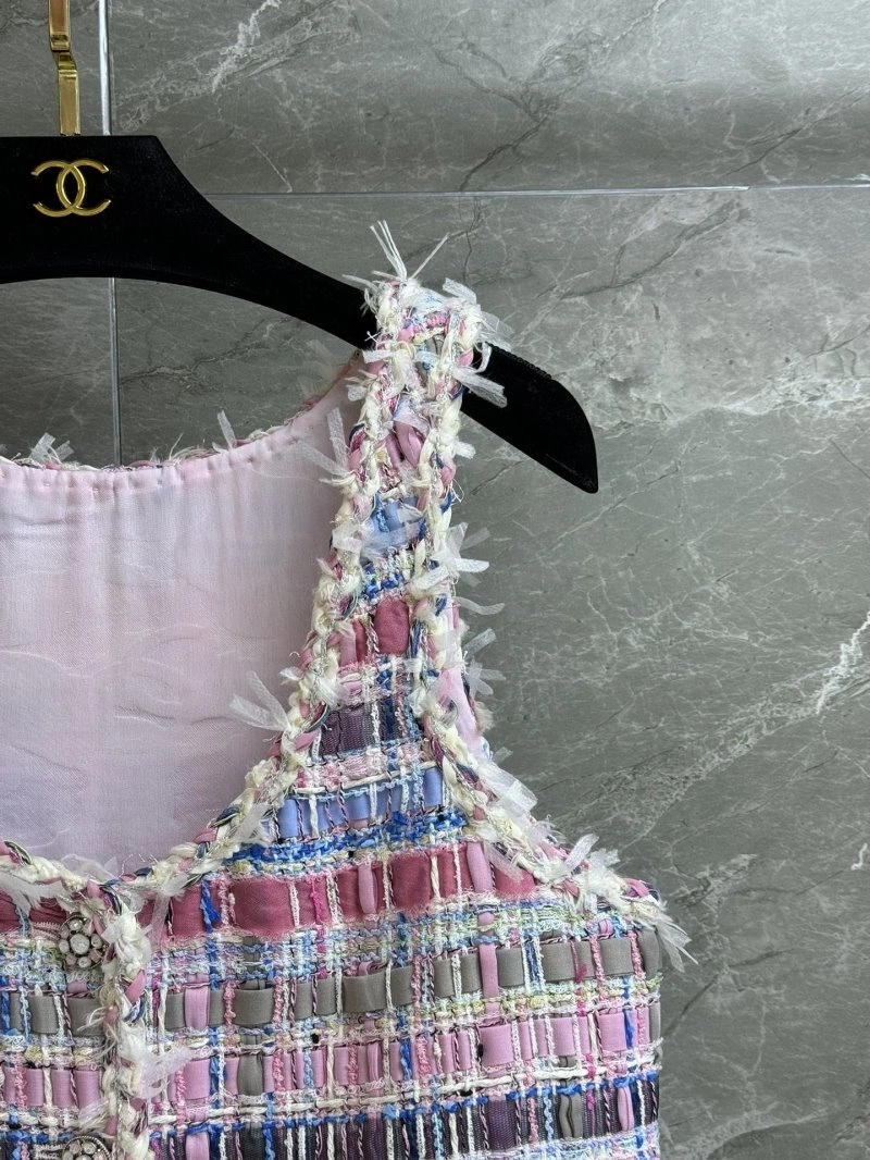 Sleek Chanel Vest 107669