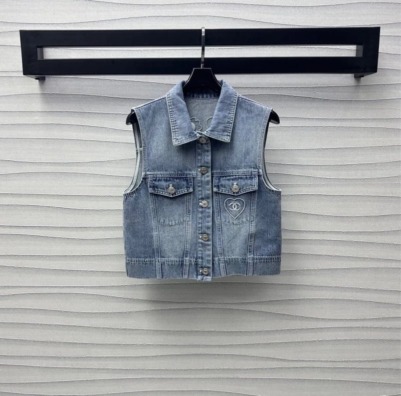 Chanel Vest Classic 107684