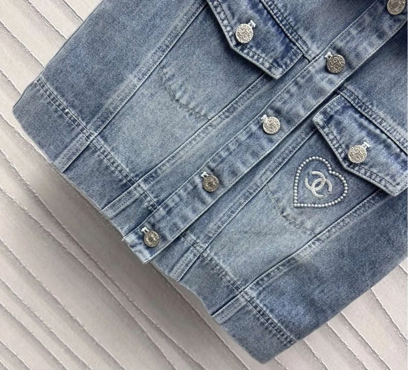 Chanel Vest Classic 107684