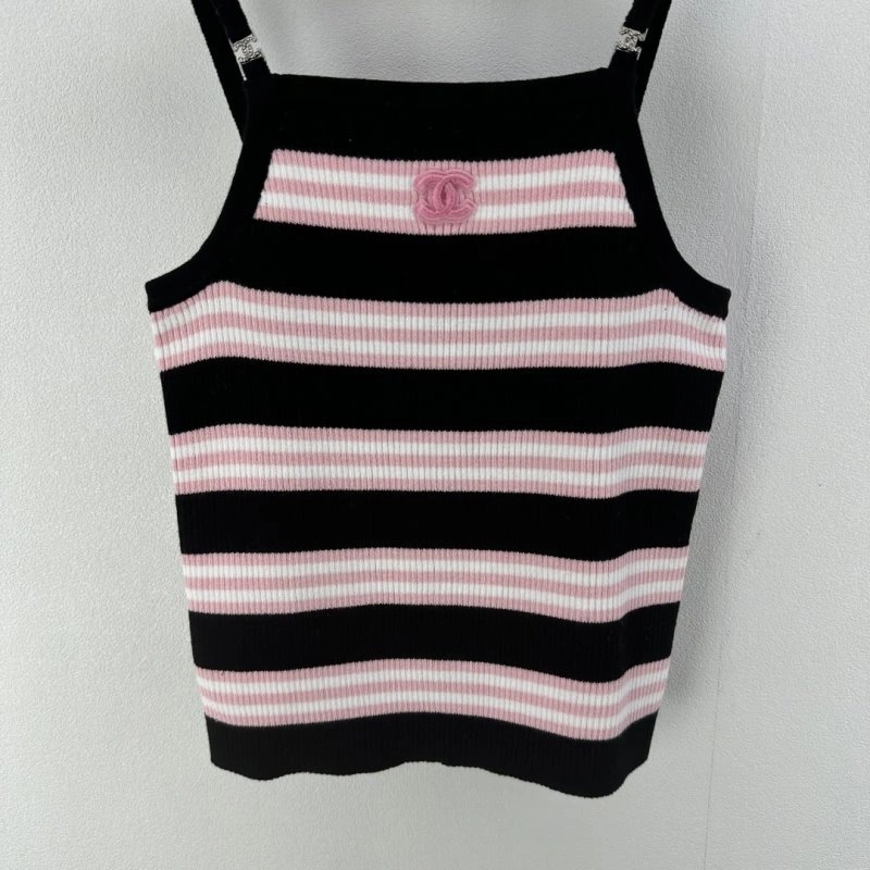 Trendsetting Chanel Vest 107691