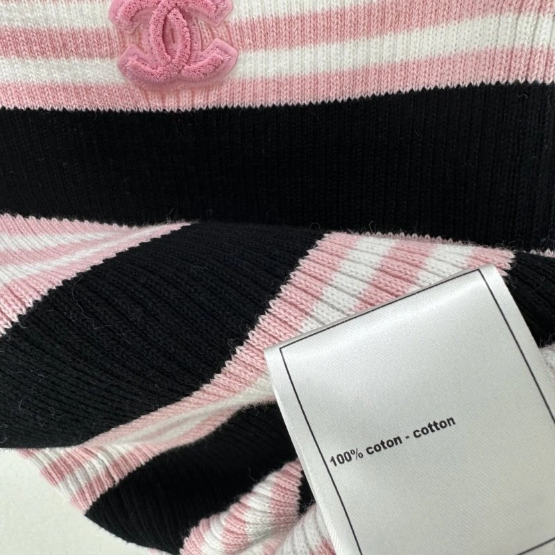 Trendsetting Chanel Vest 107691