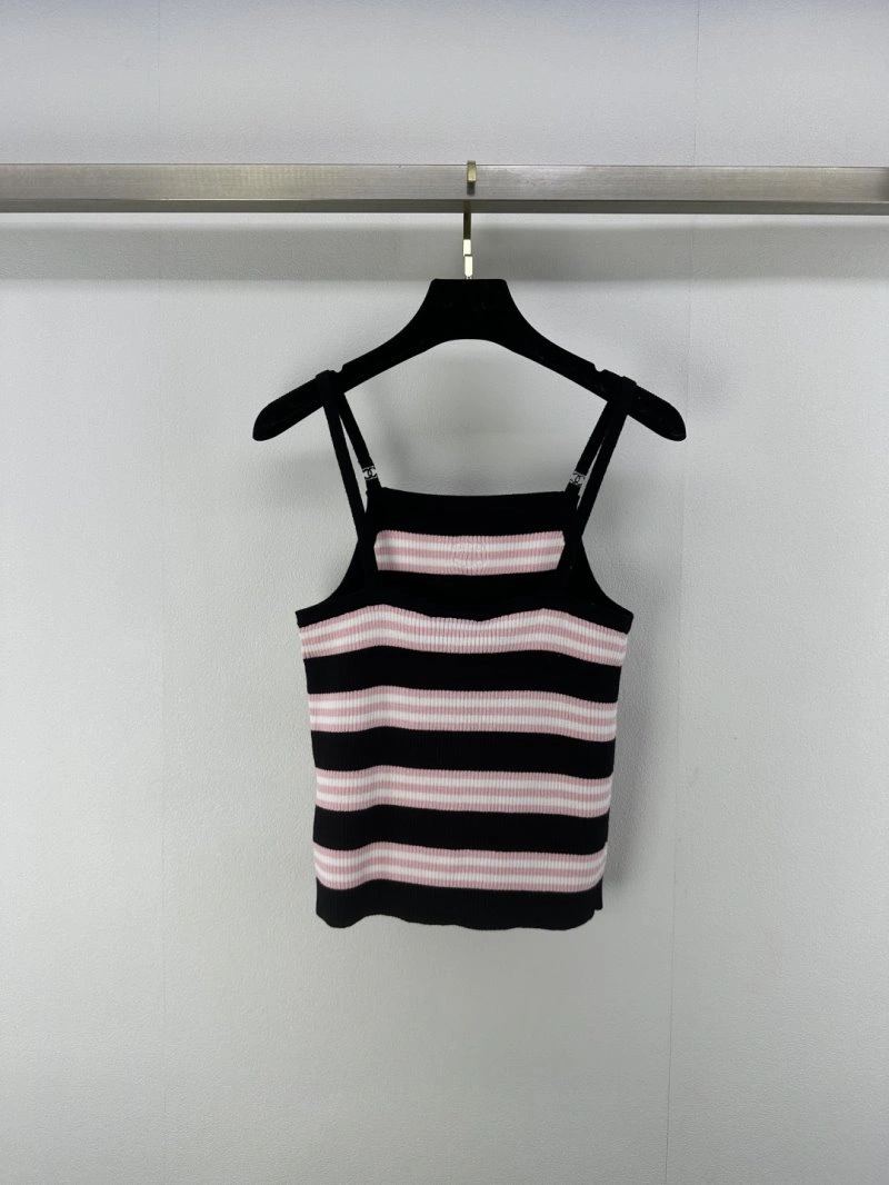 Trendsetting Chanel Vest 107691
