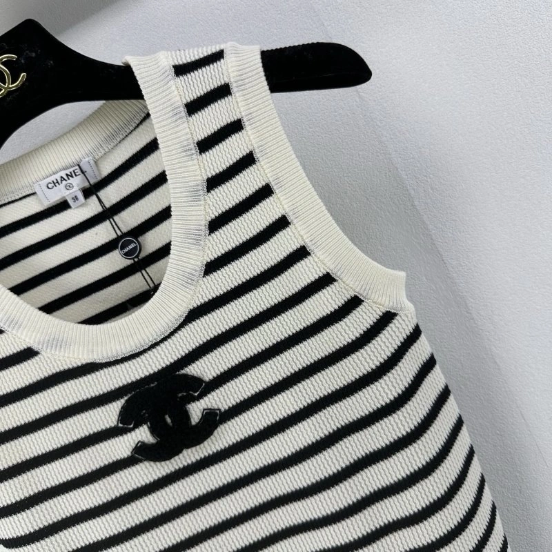 Chic Chanel Vest 107658