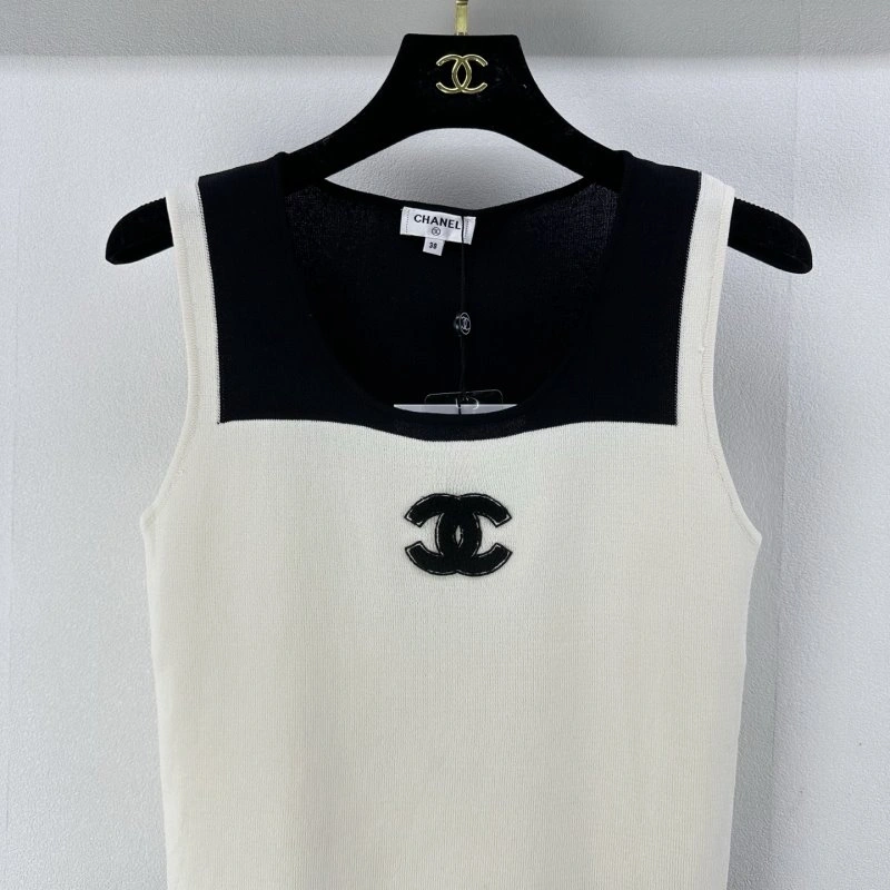 Sleek Chanel Vest 107654
