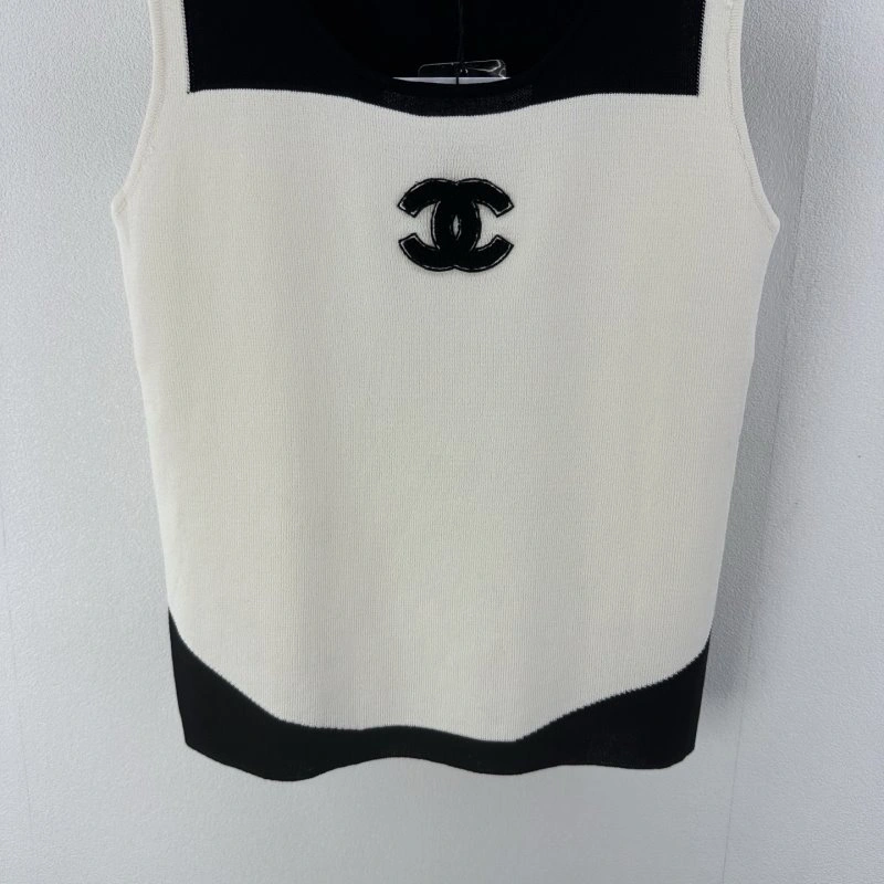 Sleek Chanel Vest 107654