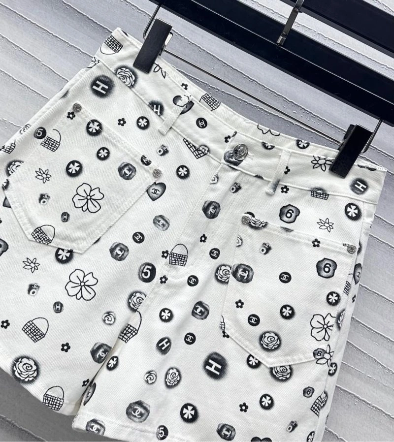Tailored Chanel Vest 107611
