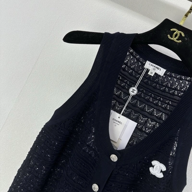 Compact Chanel Vest 107608