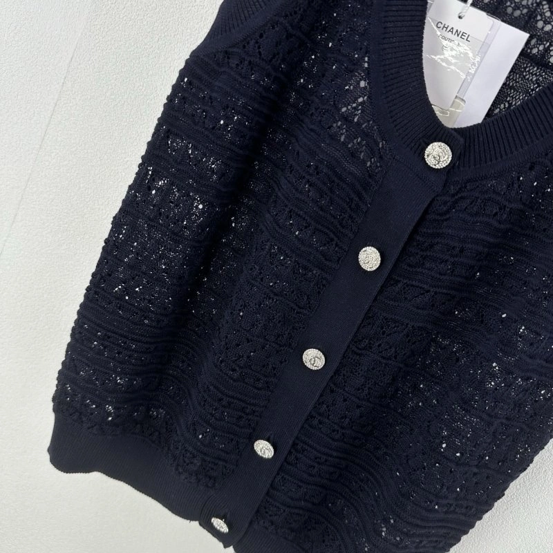 Compact Chanel Vest 107608