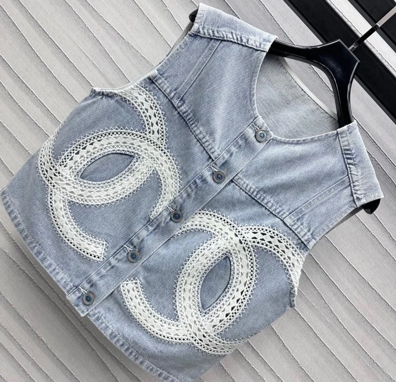 Chanel Vest GoAnywhere 107565