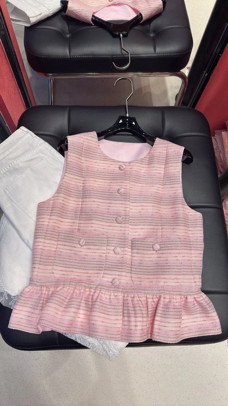Contemporary Chanel Vest 109569