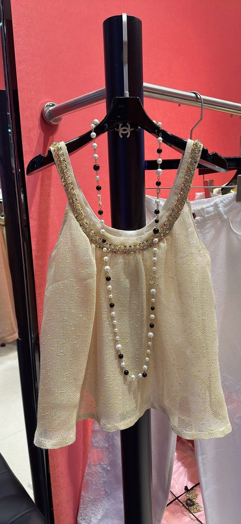 Chic Chanel Vest 109574