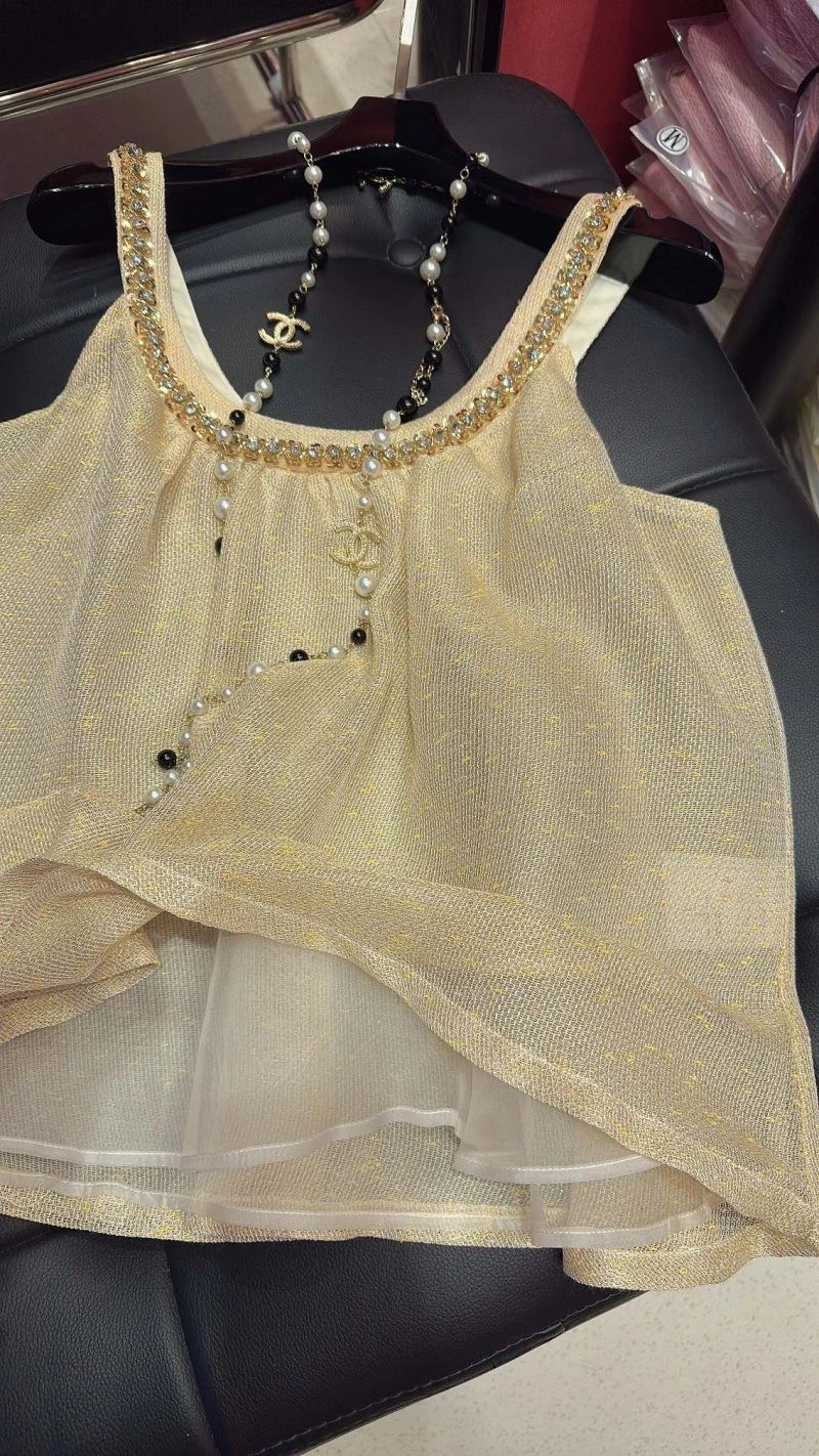 Chic Chanel Vest 109574