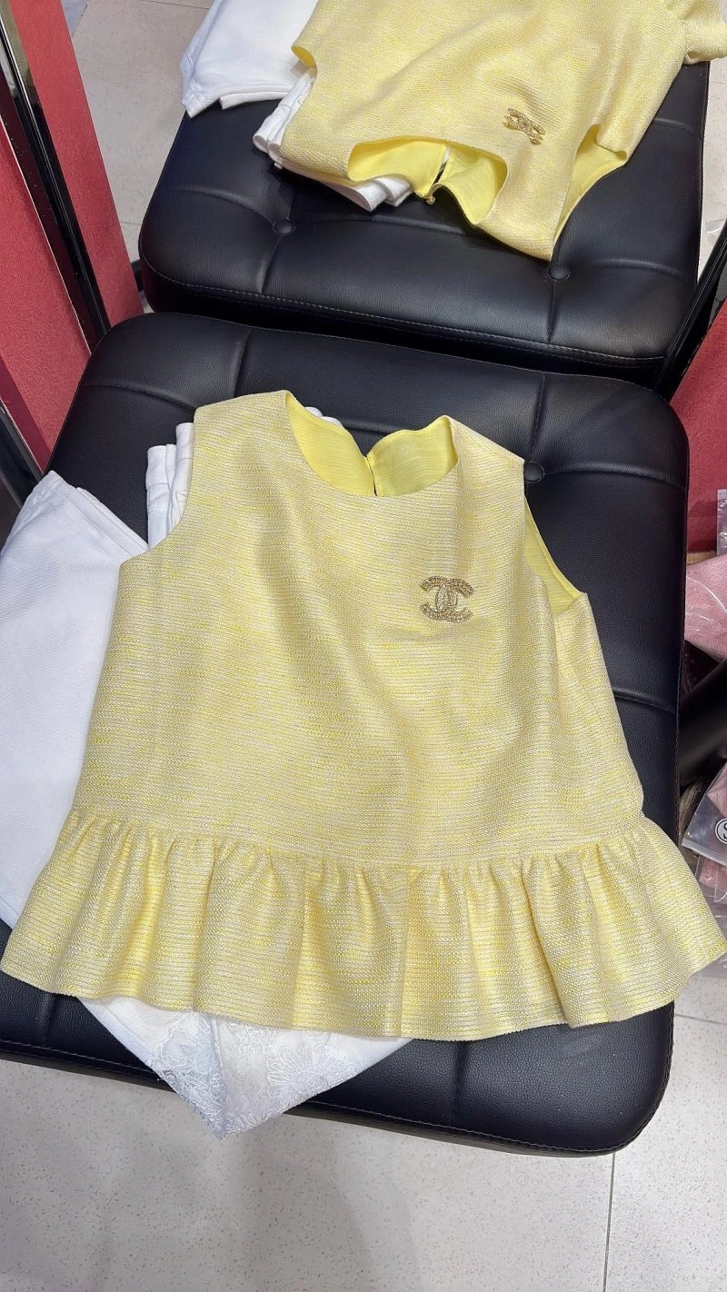 Minimalist Chanel Vest 109564