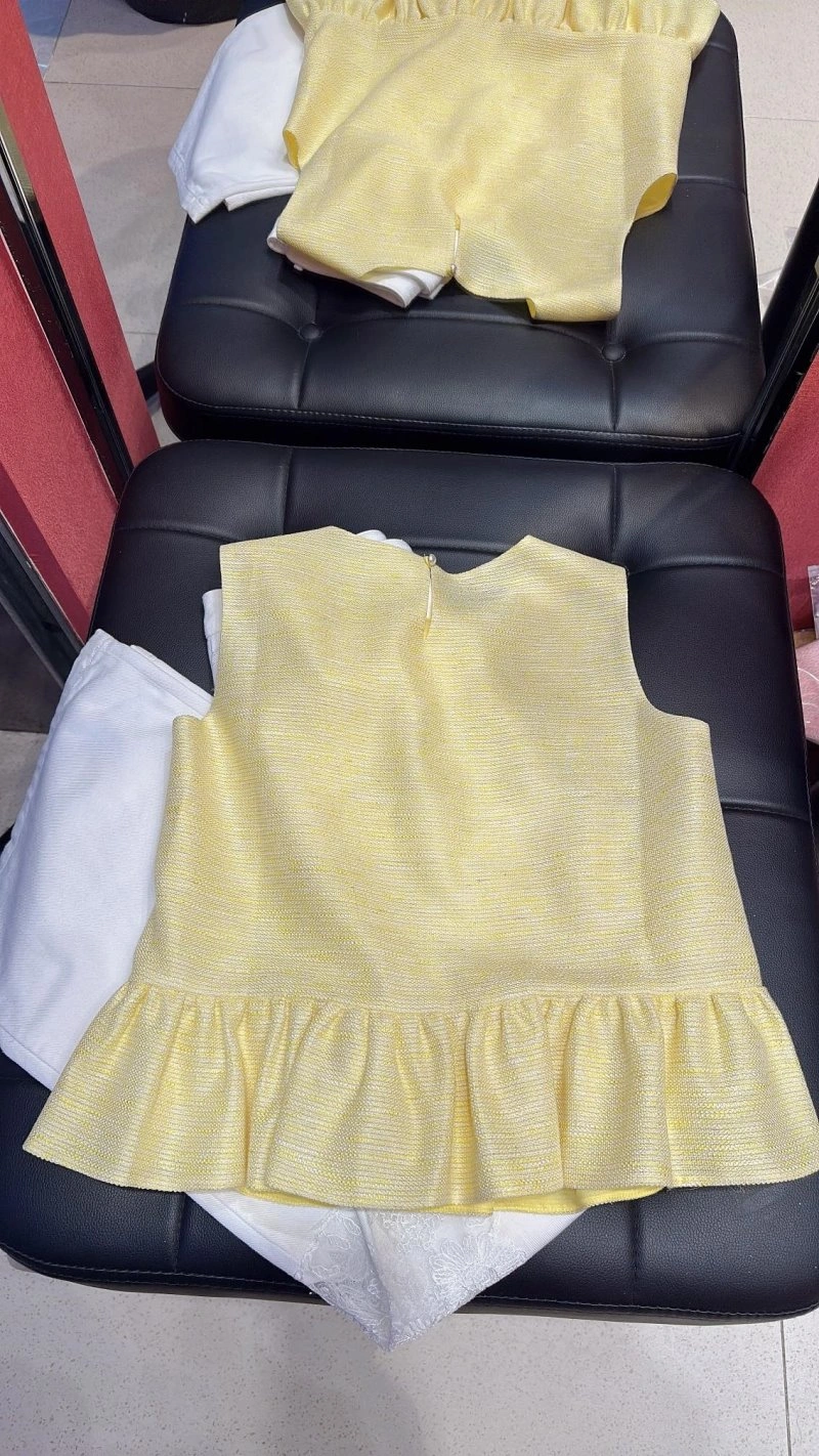 Minimalist Chanel Vest 109564