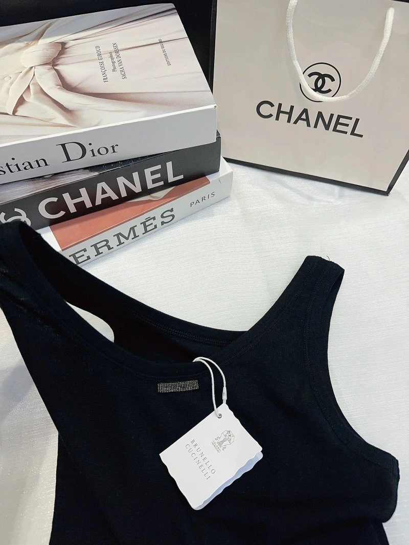 Packable Chanel Vest 109546