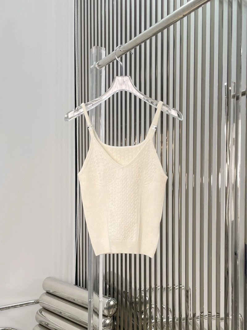 Compact Chanel Vest 109405