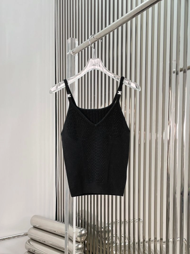 Compact Chanel Vest 109405