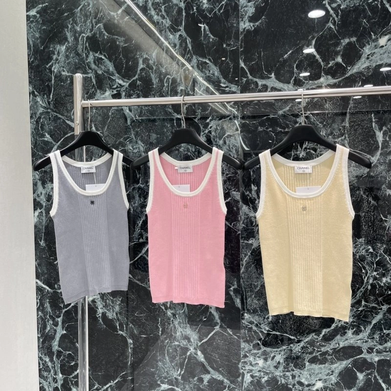 Trendsetting Chanel Vest 109386