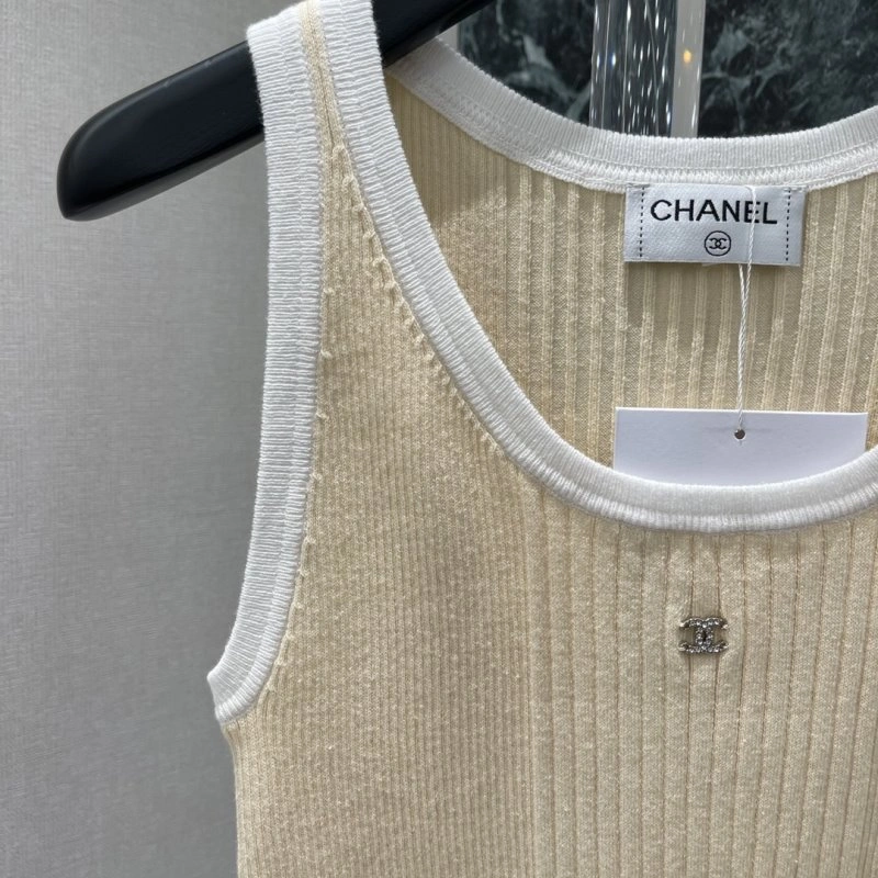 Trendsetting Chanel Vest 109386